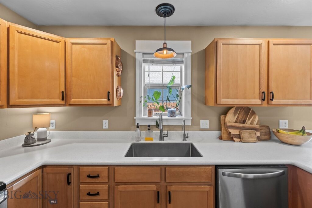 80 Wally D Lane, Belgrade MT 59714