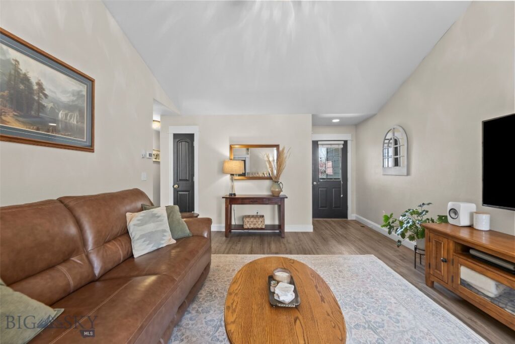 80 Wally D Lane, Belgrade MT 59714