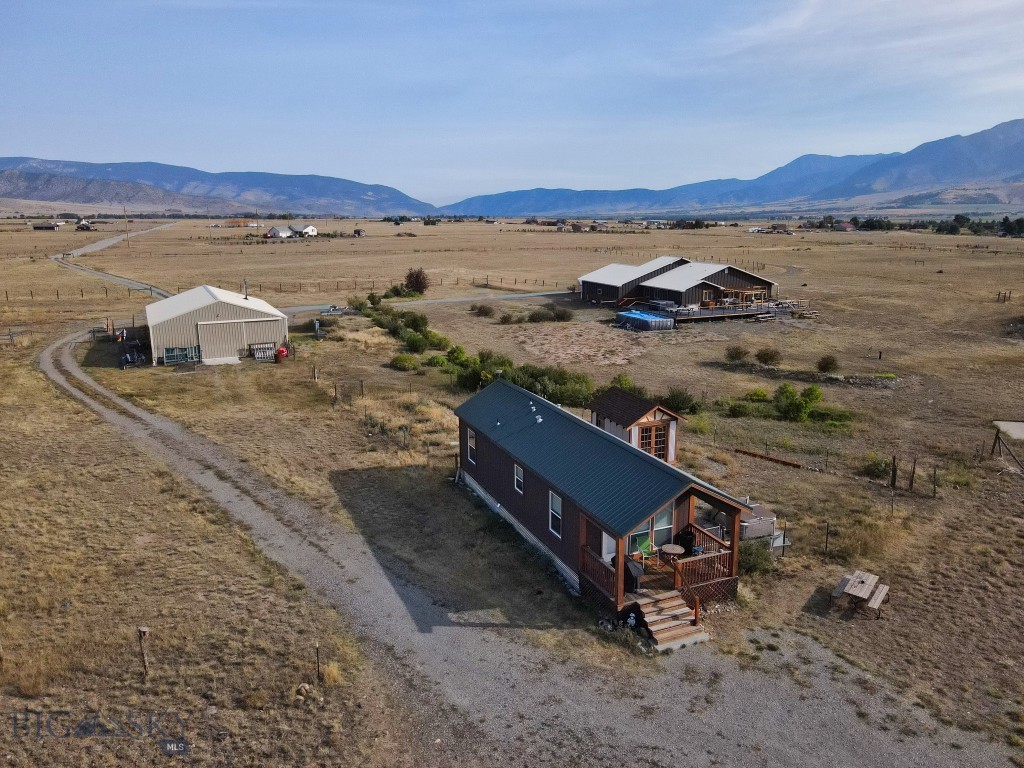 80 Glengarry Road, Livingston MT 59047