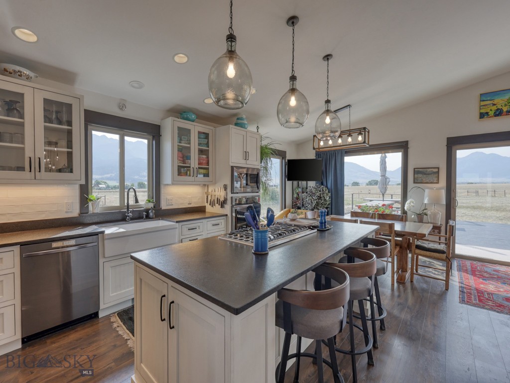 80 Glengarry Road, Livingston MT 59047
