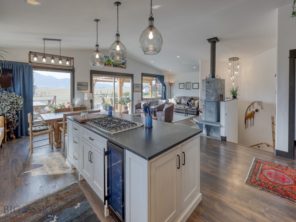80 Glengarry Road, Livingston MT 59047