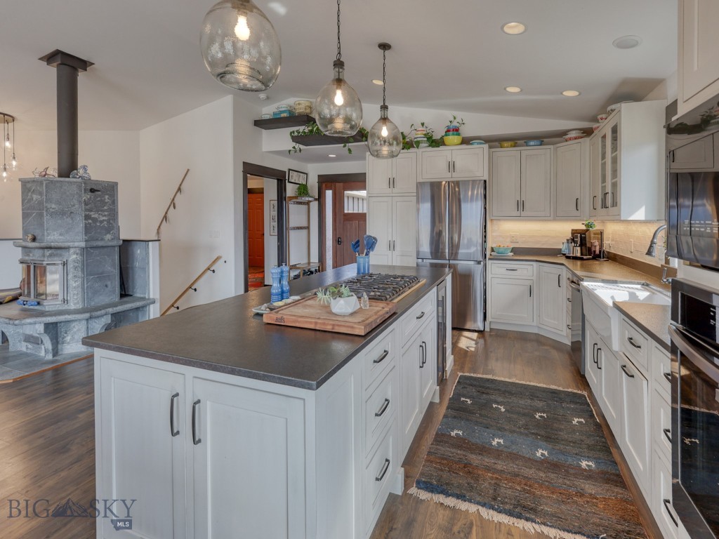 80 Glengarry Road, Livingston MT 59047