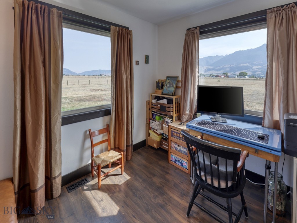 80 Glengarry Road, Livingston MT 59047