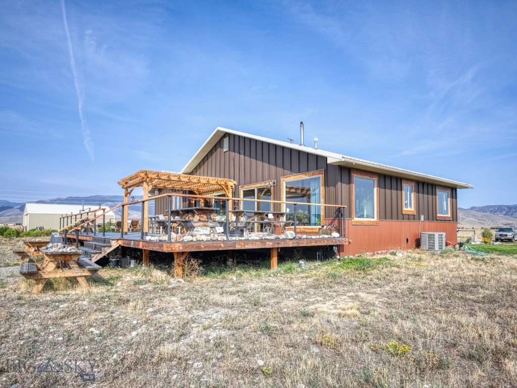 80 Glengarry Road, Livingston MT 59047