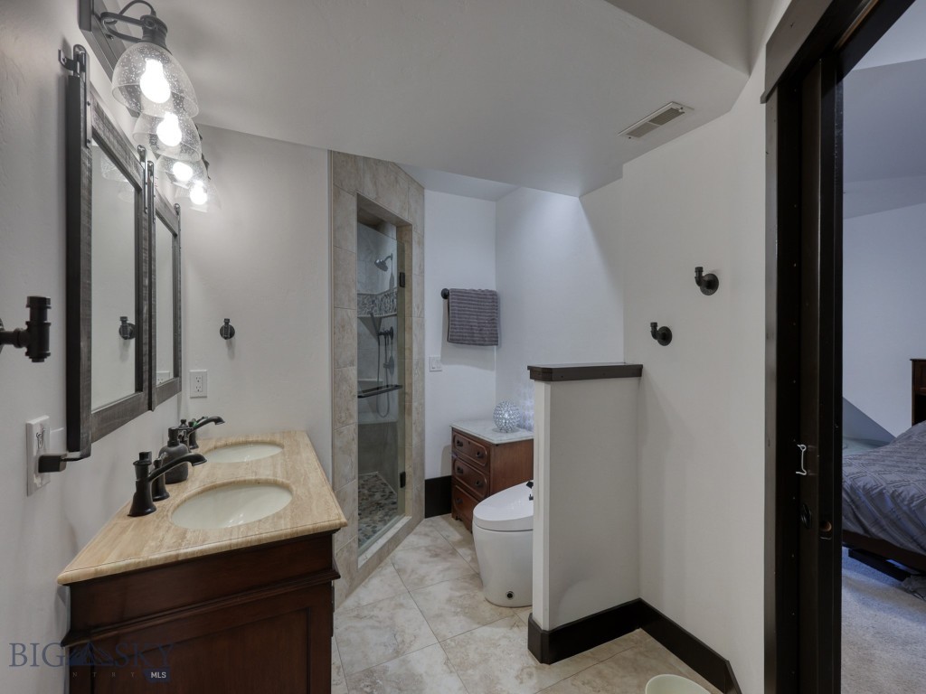 80 Glengarry Road, Livingston MT 59047