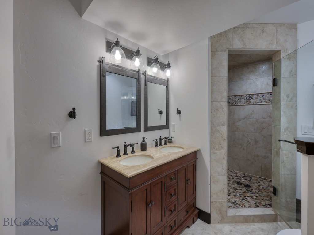 80 Glengarry Road, Livingston MT 59047