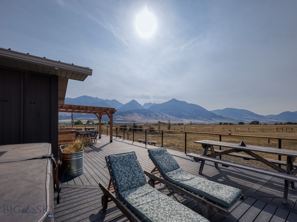 80 Glengarry Road, Livingston MT 59047