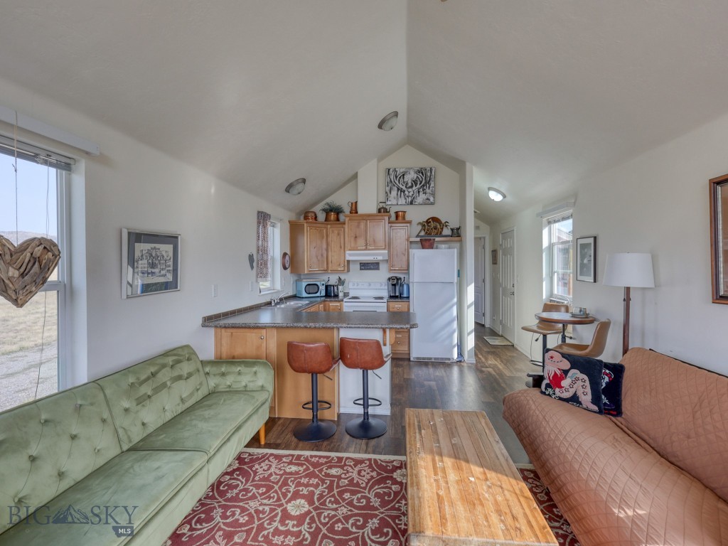 80 Glengarry Road, Livingston MT 59047
