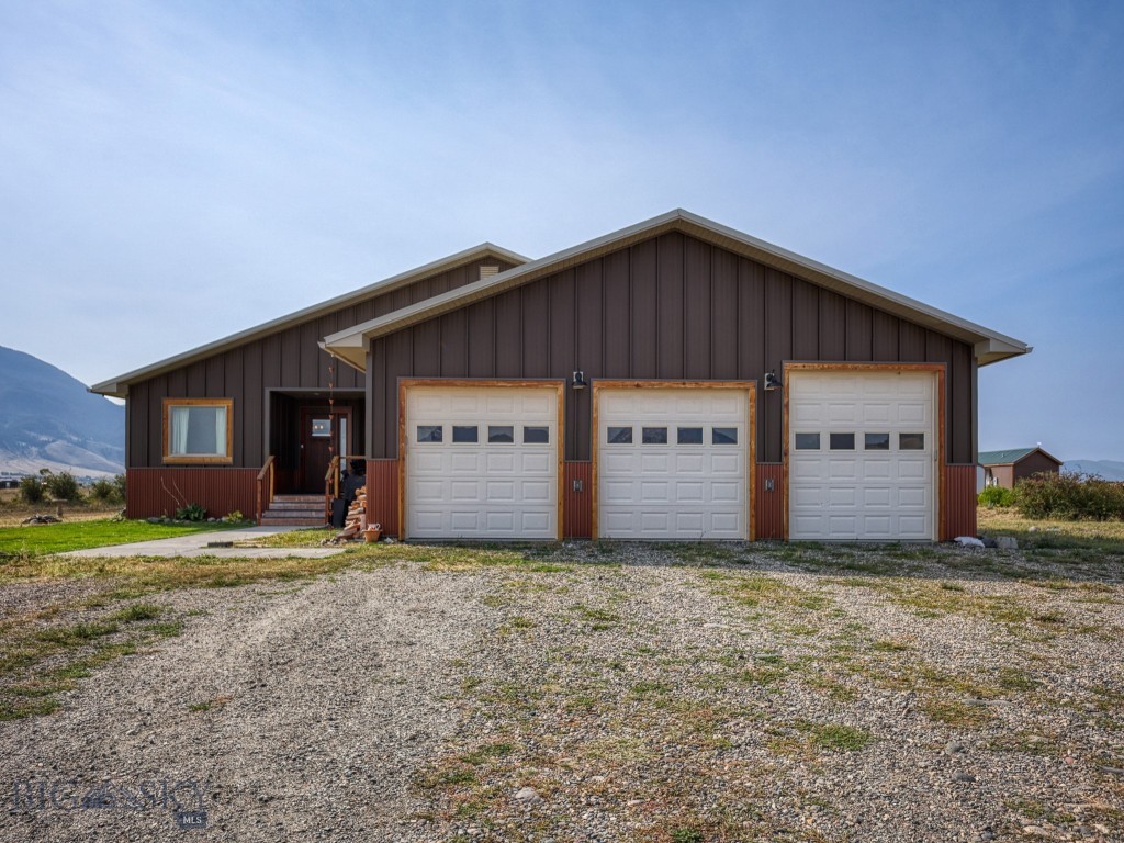 80 Glengarry Road, Livingston MT 59047