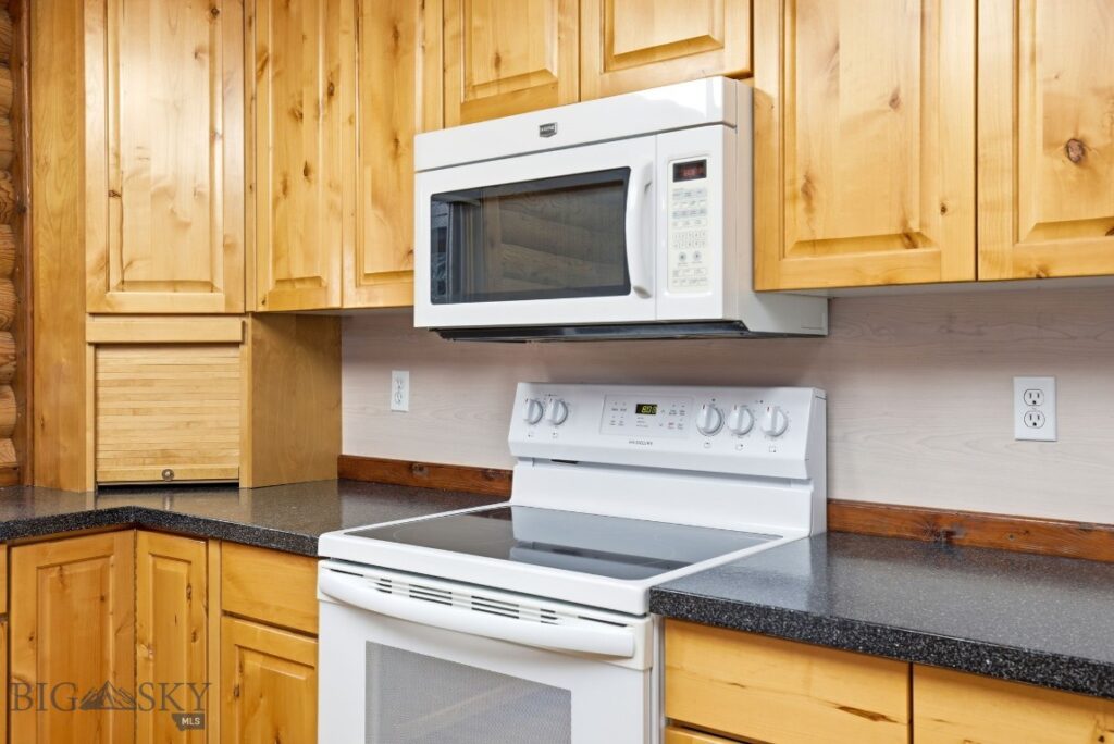 801 Amsterdam Boulevard, Belgrade MT 59714