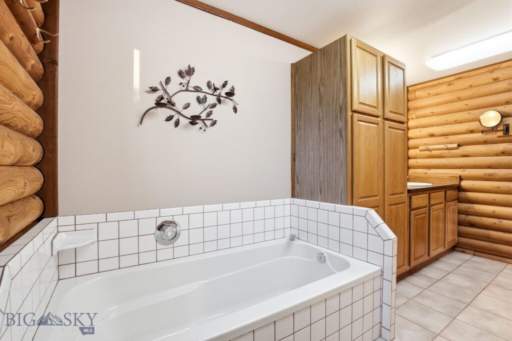 801 Amsterdam Boulevard, Belgrade MT 59714