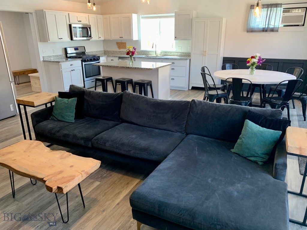 801 Pleiades Place, Livingston MT 59047