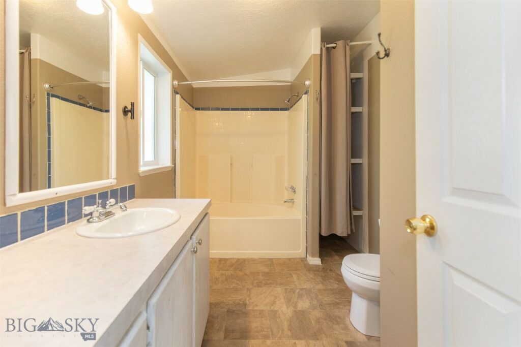 805 Oakwood Drive, Belgrade MT 59714