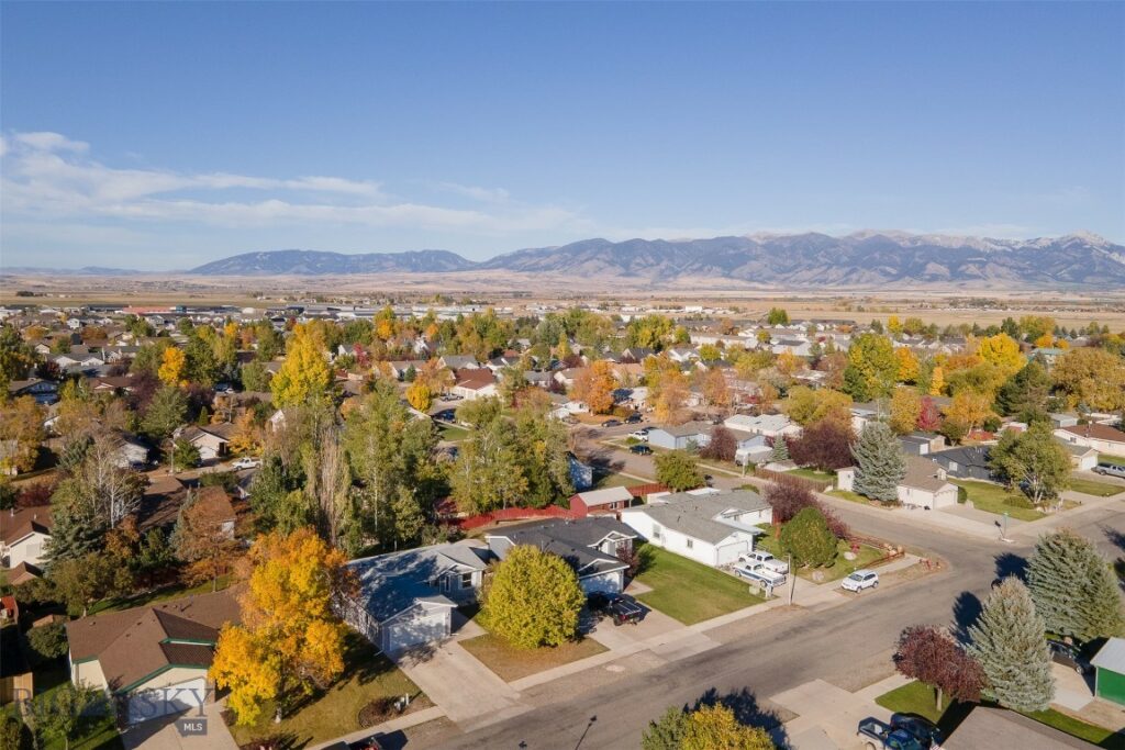 805 Oakwood Drive, Belgrade MT 59714