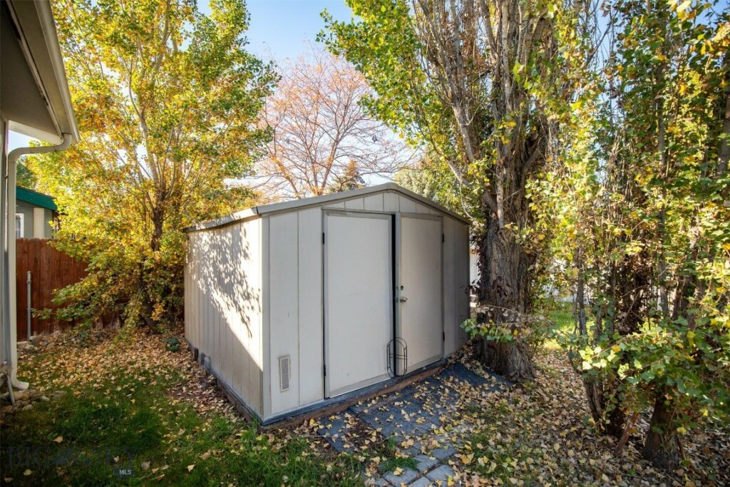 805 Oakwood Drive, Belgrade MT 59714