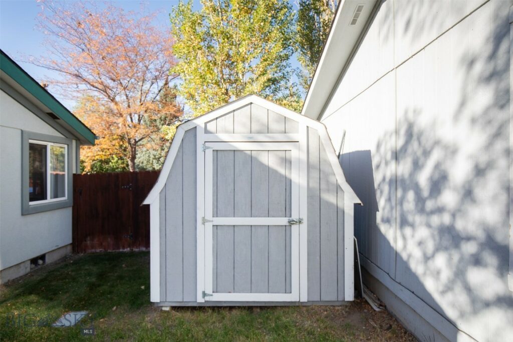 805 Oakwood Drive, Belgrade MT 59714