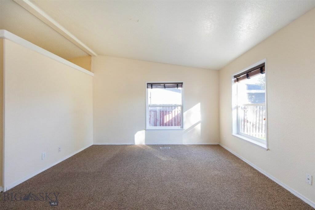 805 Oakwood Drive, Belgrade MT 59714