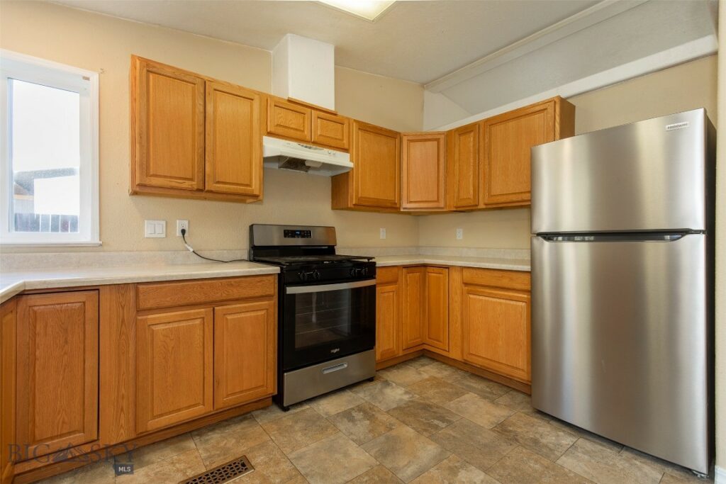 805 Oakwood Drive, Belgrade MT 59714