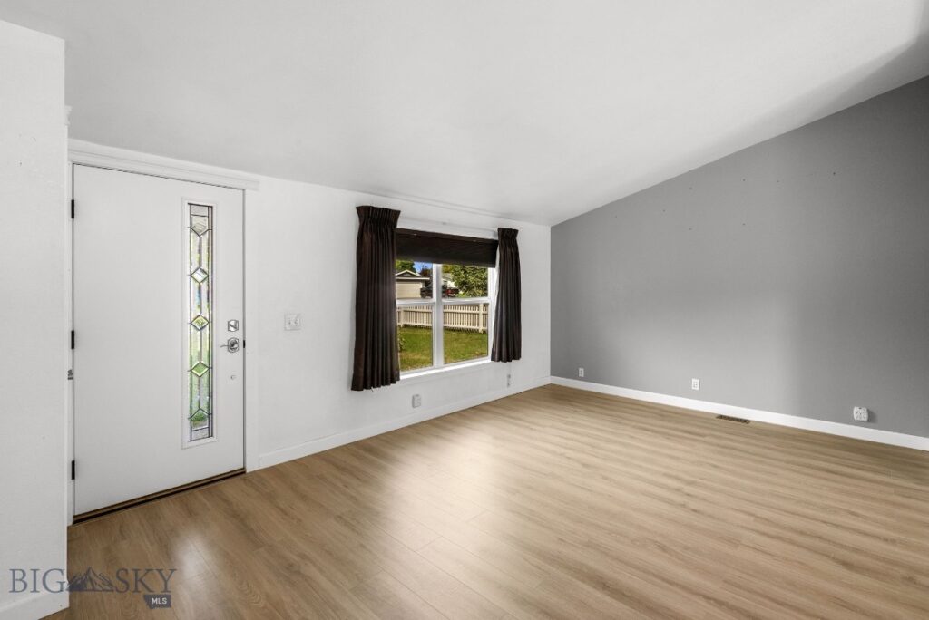 806 Oakwood Drive, Belgrade MT 59714