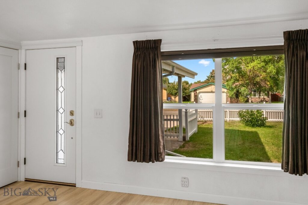 806 Oakwood Drive, Belgrade MT 59714