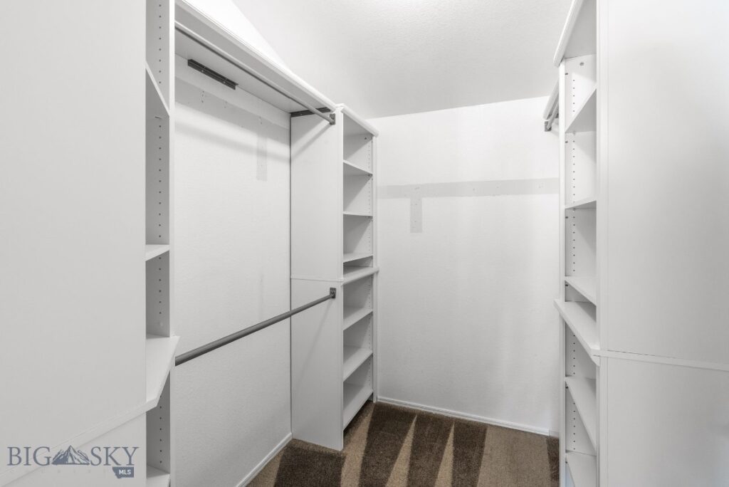 806 Oakwood Drive, Belgrade MT 59714