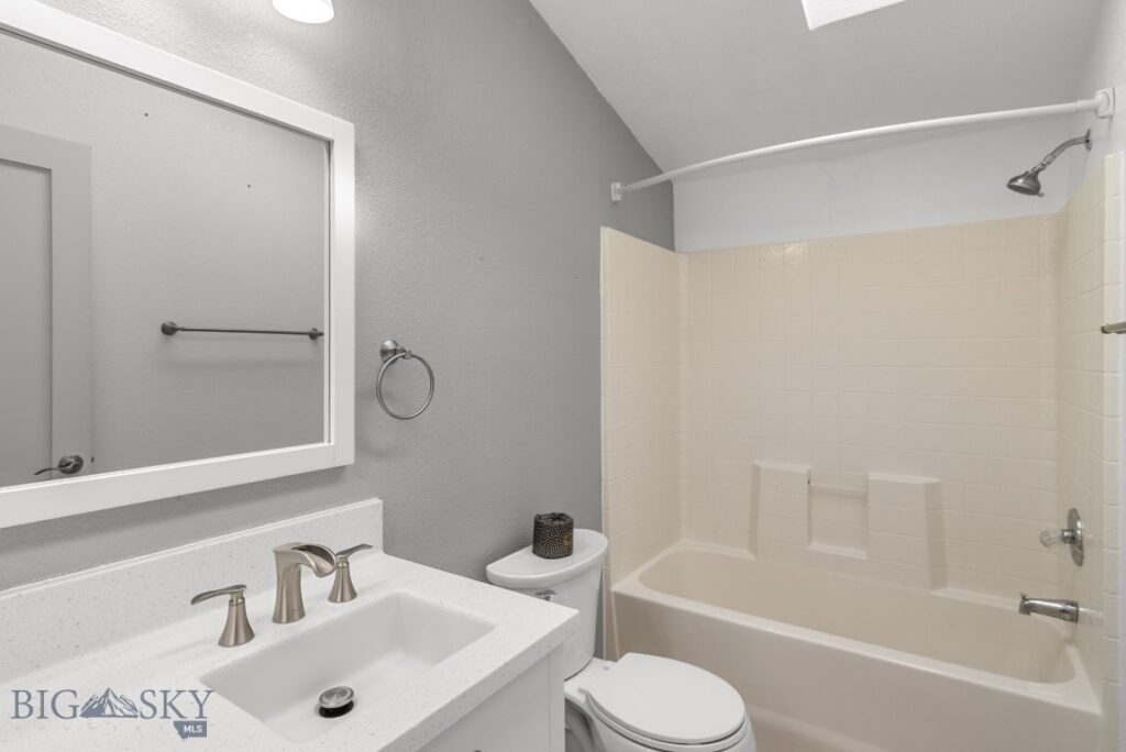 806 Oakwood Drive, Belgrade MT 59714