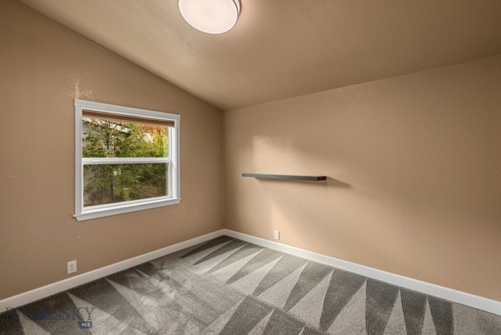 806 Oakwood Drive, Belgrade MT 59714