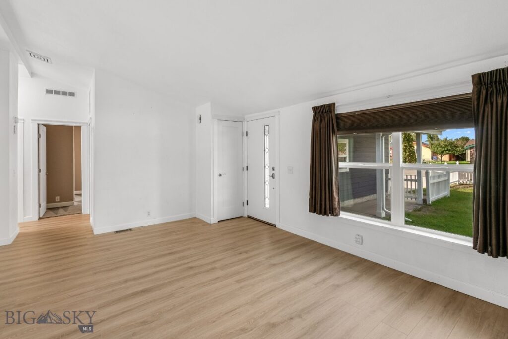 806 Oakwood Drive, Belgrade MT 59714