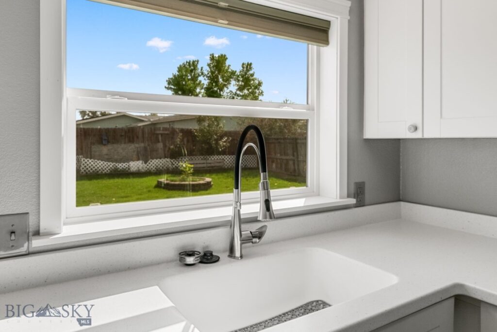 806 Oakwood Drive, Belgrade MT 59714