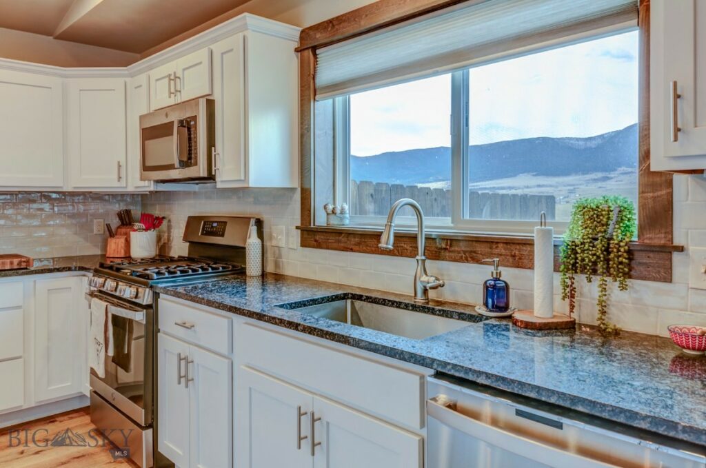 806 Gibson Circle, Livingston MT 59047