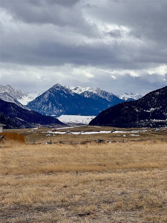 808 Gibson Circle, Livingston MT 59047