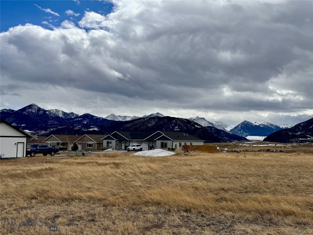 808 Gibson Circle, Livingston MT 59047
