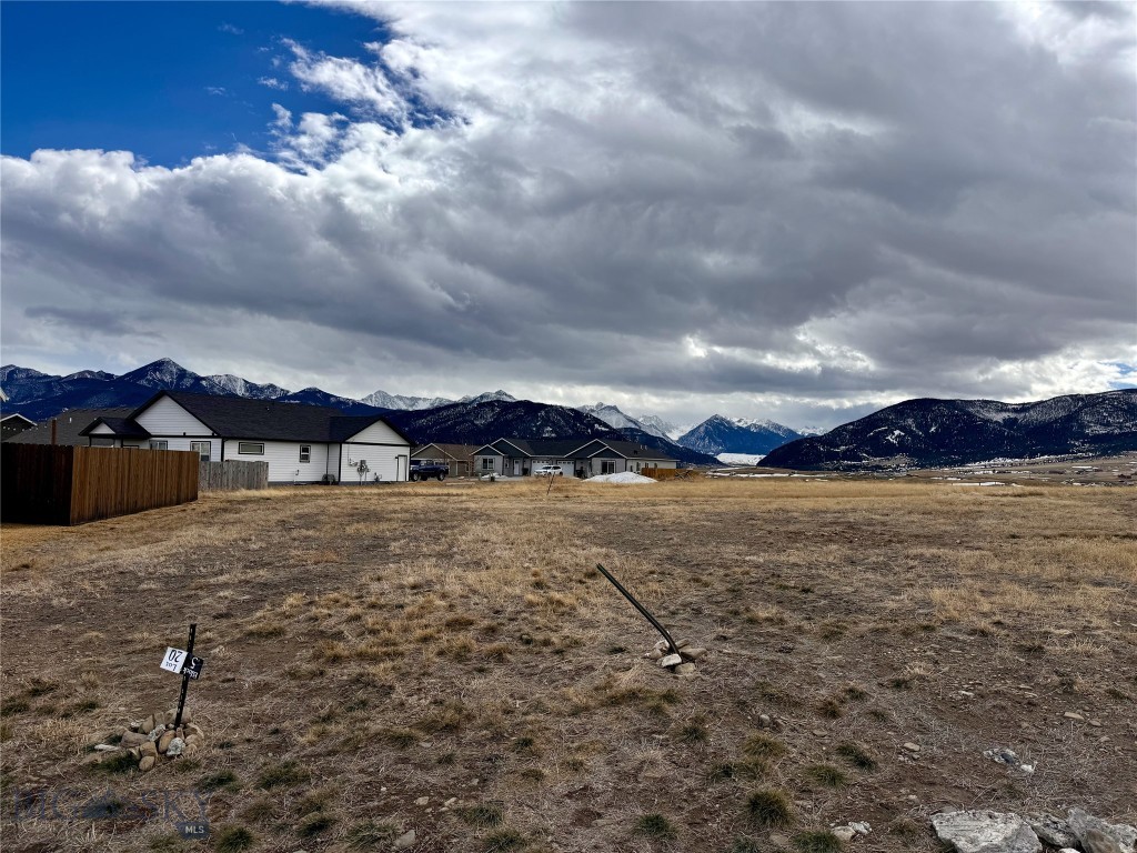 808 Gibson Circle, Livingston MT 59047