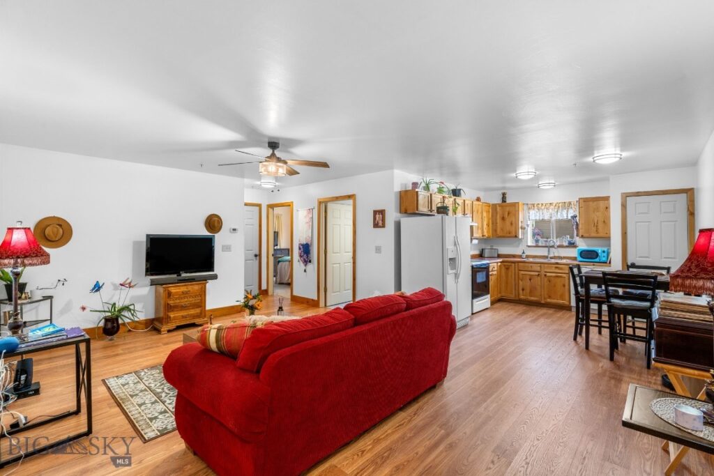 81 10th Street, Belgrade MT 59714