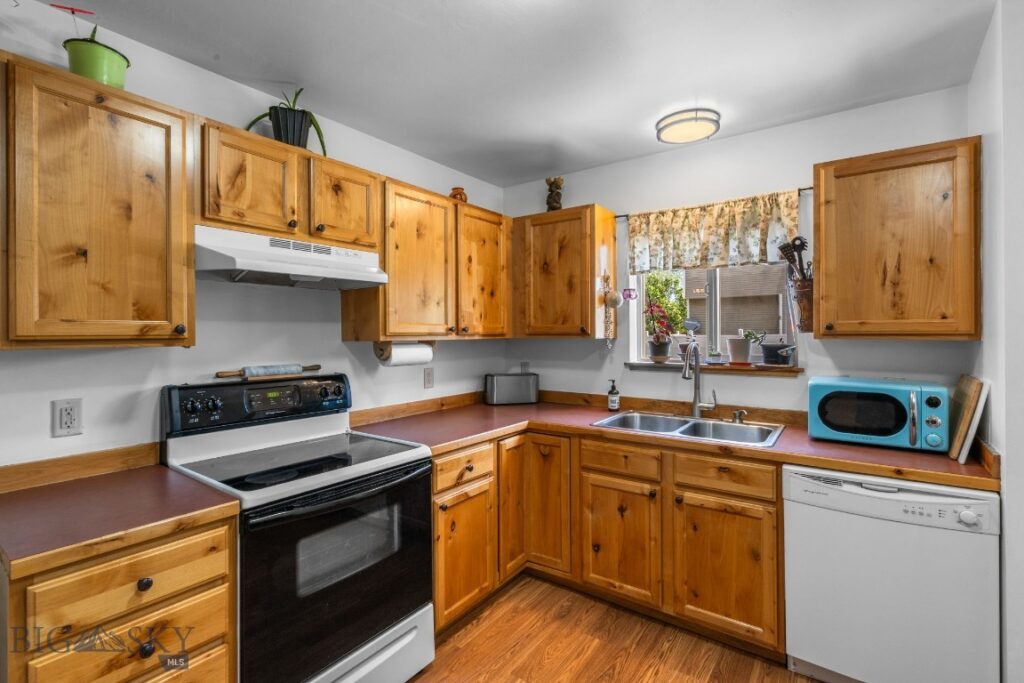 81 10th Street, Belgrade MT 59714