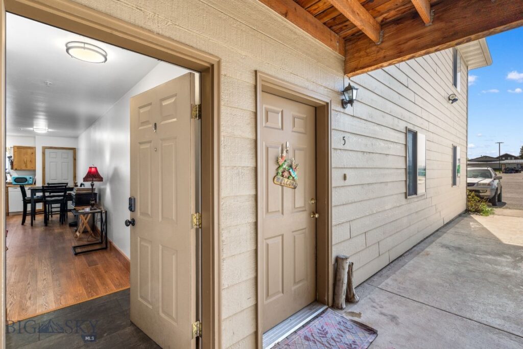 81 10th Street, Belgrade MT 59714