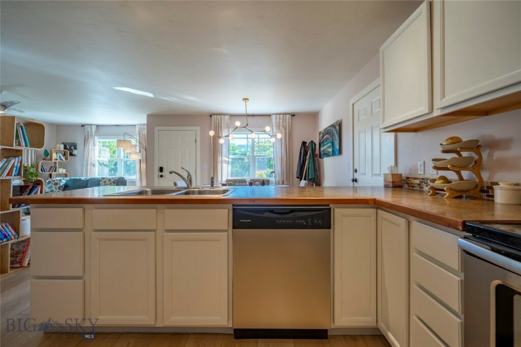 810 N 11th, Livingston MT 59047