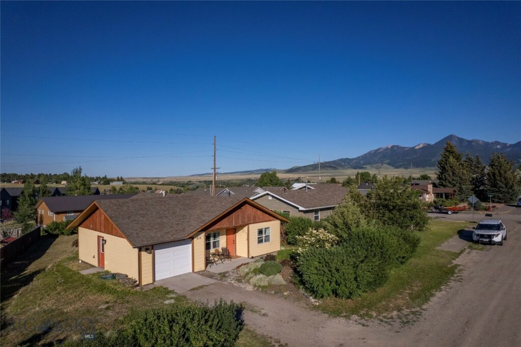 810 N 11th, Livingston MT 59047