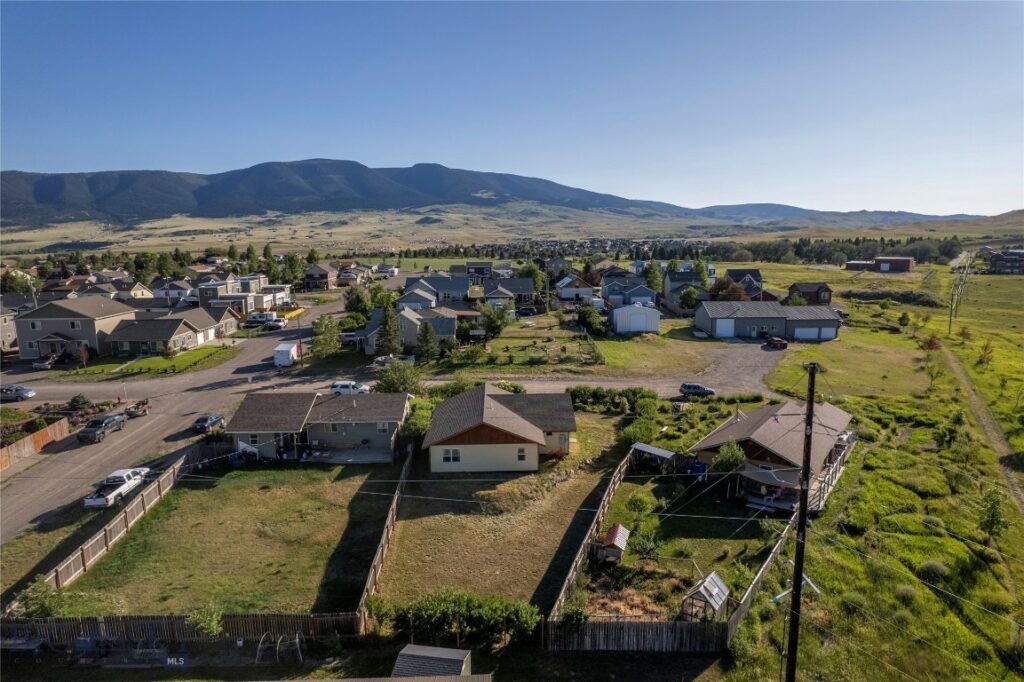 810 N 11th, Livingston MT 59047