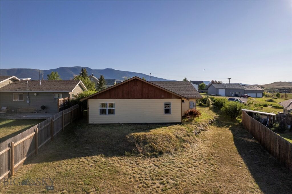810 N 11th, Livingston MT 59047
