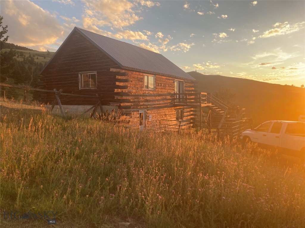 86 Pony Lane, Livingston MT 59047