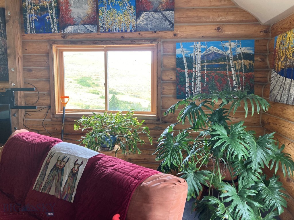 86 Pony Lane, Livingston MT 59047