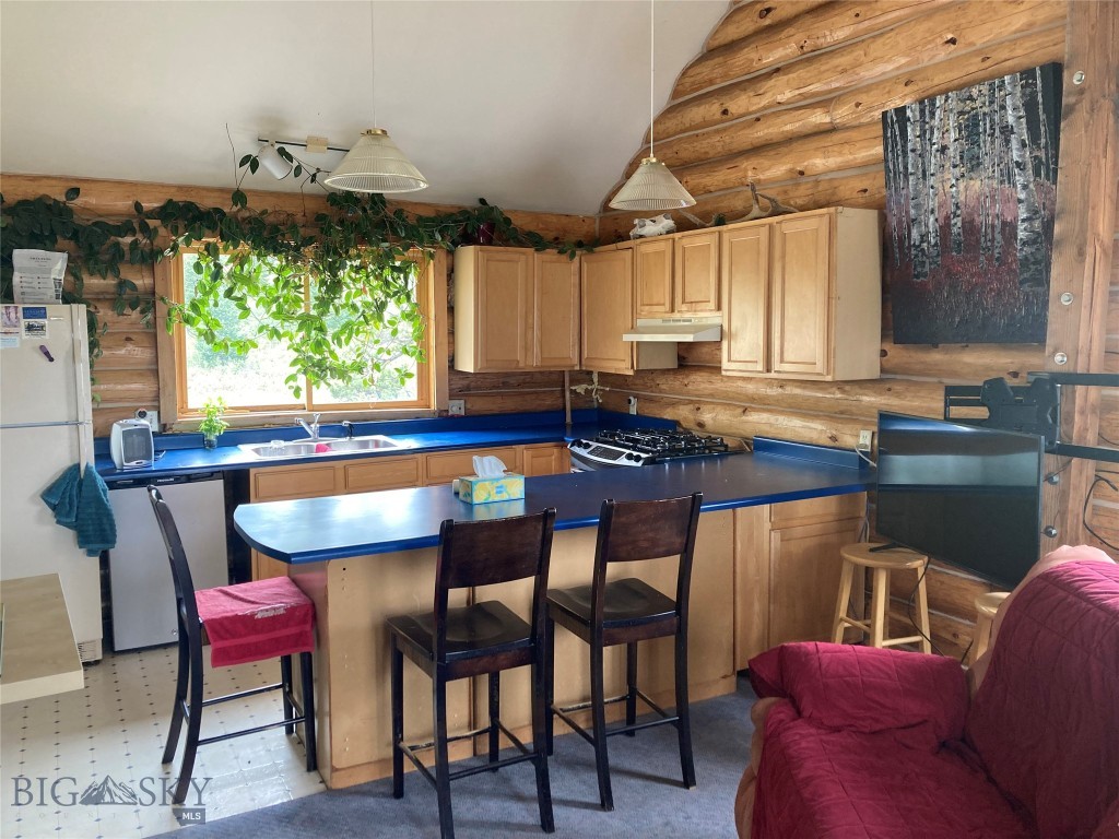86 Pony Lane, Livingston MT 59047