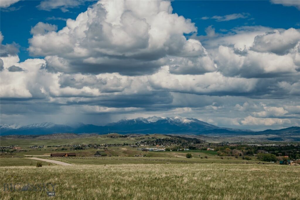88 Buffalo Trail Road, Livingston MT 59047