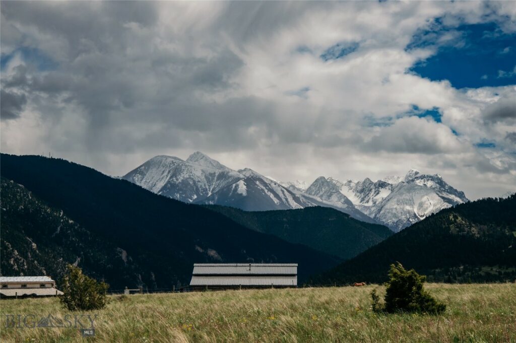 88 Buffalo Trail Road, Livingston MT 59047