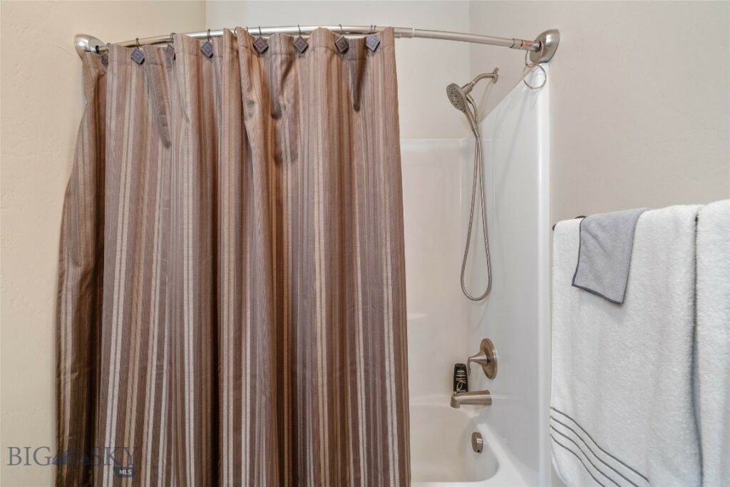 890 Flanders Creek Avenue, Bozeman MT 59718