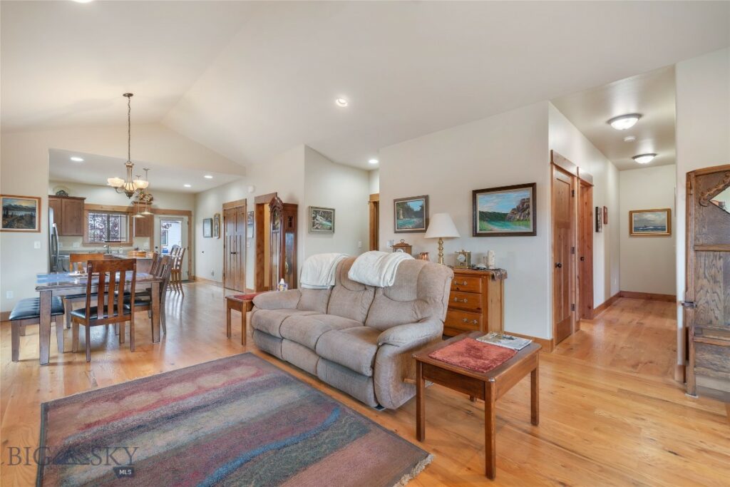 890 Flanders Creek Avenue, Bozeman MT 59718