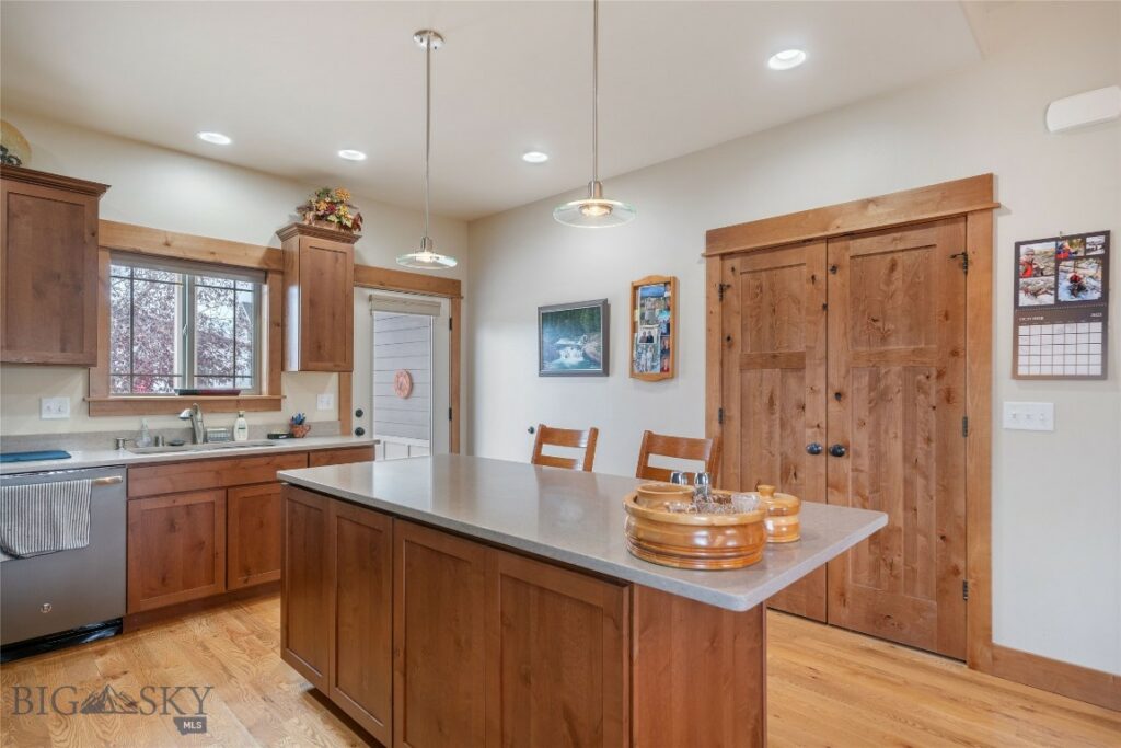 890 Flanders Creek Avenue, Bozeman MT 59718