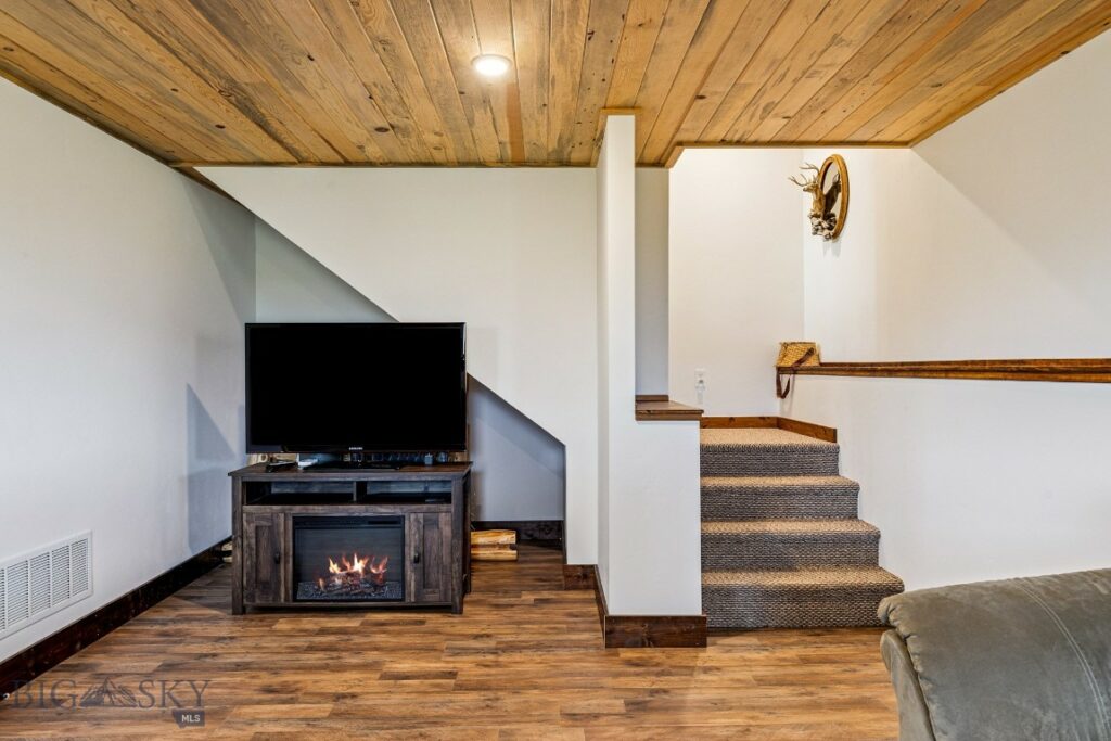 90 Chicory, Livingston MT 59047