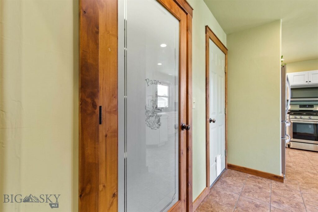 901 Floyd Way, Livingston MT 59047